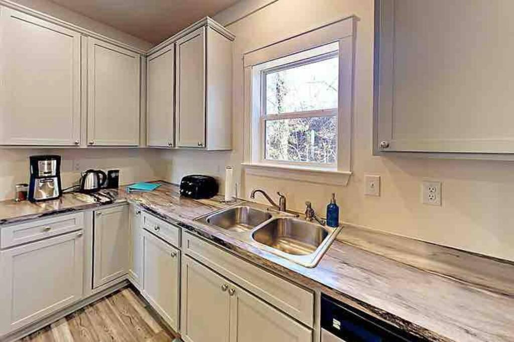 Serenity Views Comfort - Close To City & Parkway! Weaverville Eksteriør billede